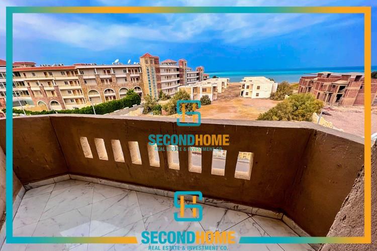 Directly Sea View, 3 bedrooms apartment in Al-Ahyaa Distract
